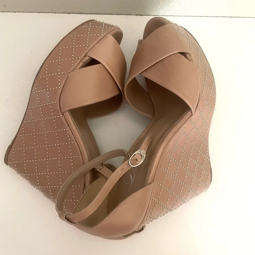 DELMAN taupe open toe studded leather platform wedge sandal size 10